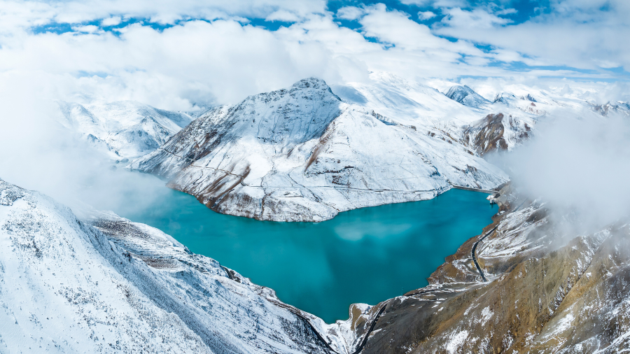 满拉水库的雪景,日喀则,中国西藏自治区